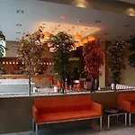 Отель Restaurante El Valles 4 Estrellas Бривьеска