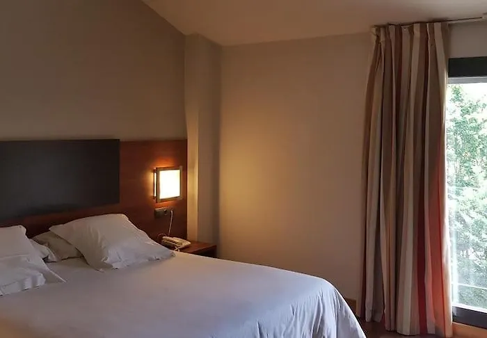 Hotell Restaurante El Valles 4 Estrellas 4*